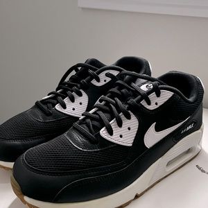 Nike Air Max 90 (negotiable)